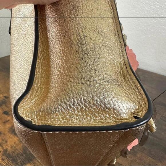 Marc Jacobs Luxury Embellished Gold Metallic Leather Tote Shoulder Bag (MJXX040) - Picture 11 of 15